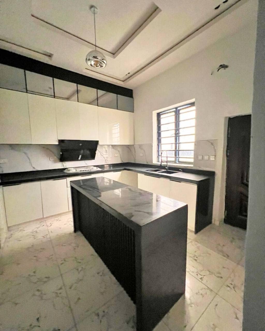 photo_5776125912817535780_y