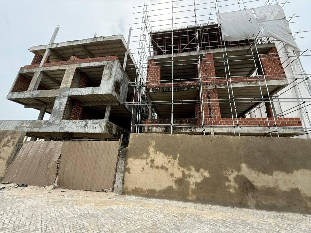 photo_5766994670612319003_y