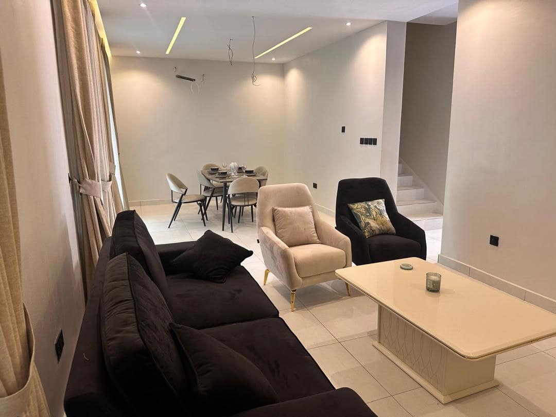 photo_5976809234680712255_y