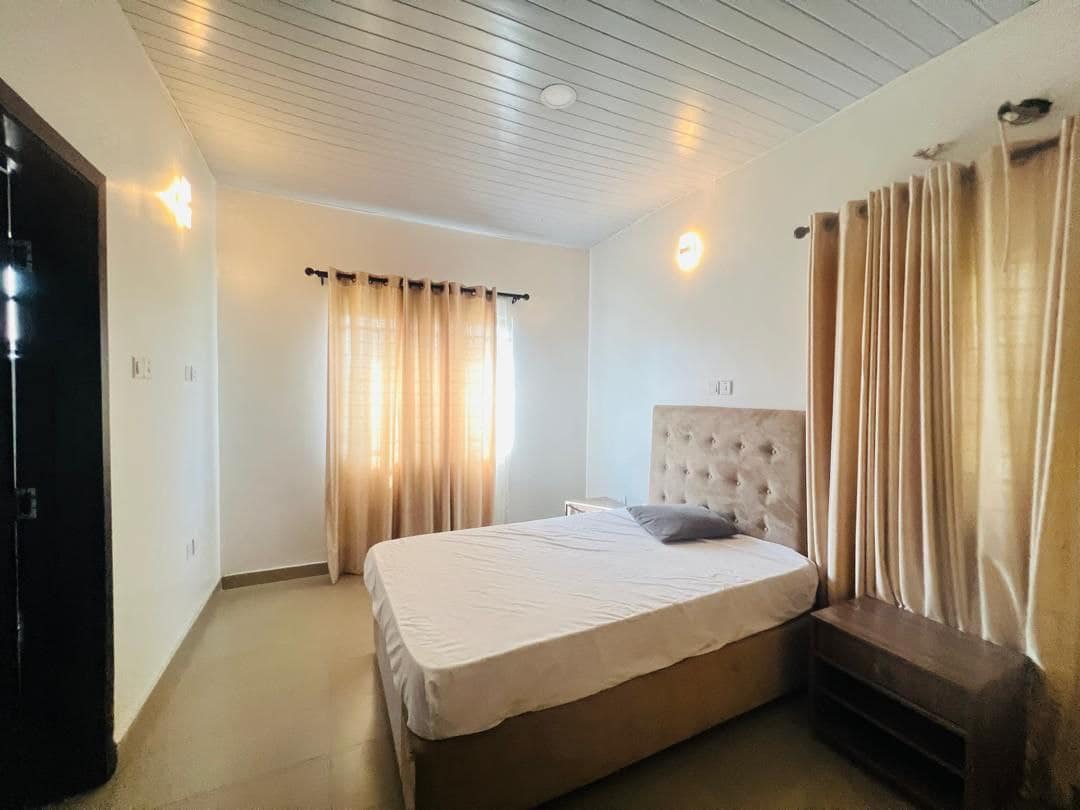 photo_5787492015485422697_y