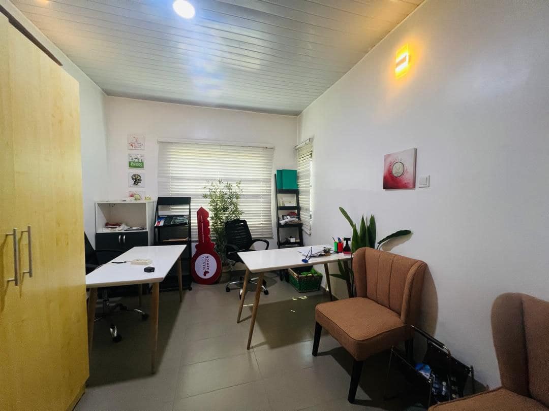 photo_5787492015485422700_y