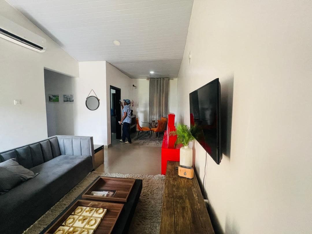 photo_5787492015485422702_y