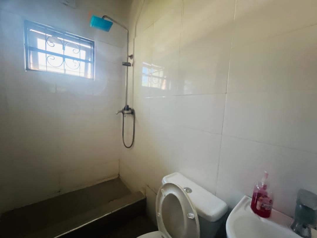 photo_5787492015485422703_y