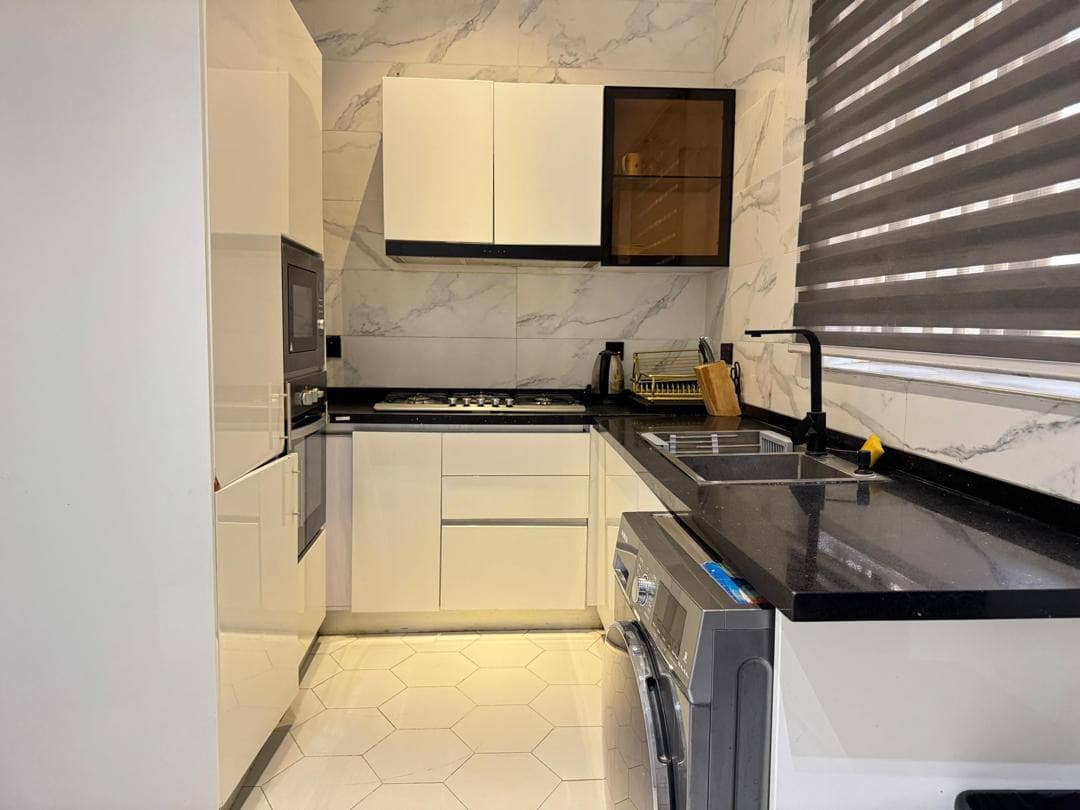 photo_5832315136000068746_y