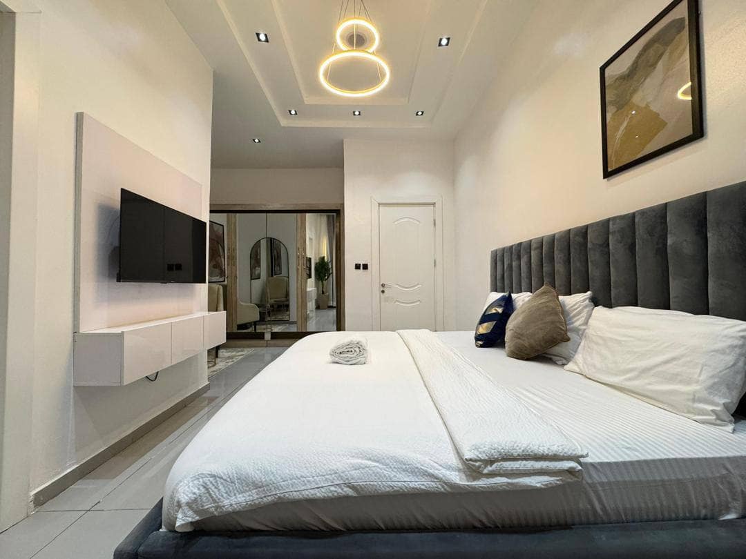 photo_5832315136000068747_y