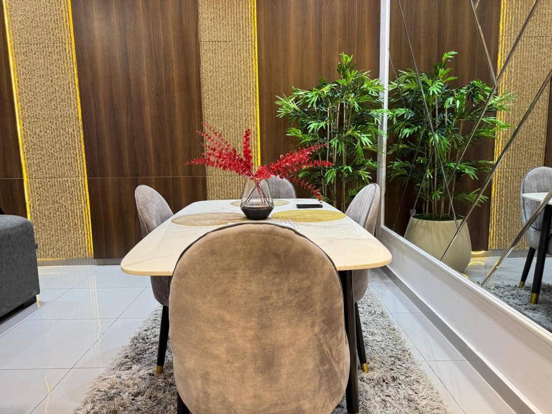 photo_5832315136000068766_y