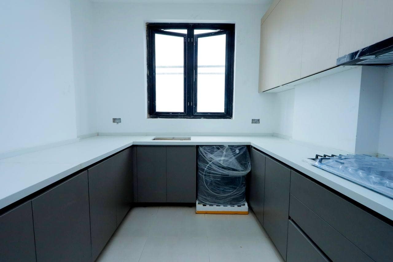 photo_5875416146427710745_y