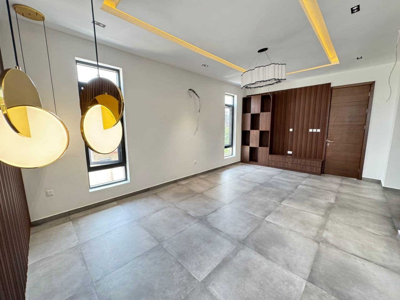 WhatsApp Image 2025-10-09 at 5.12.07 PM (1)