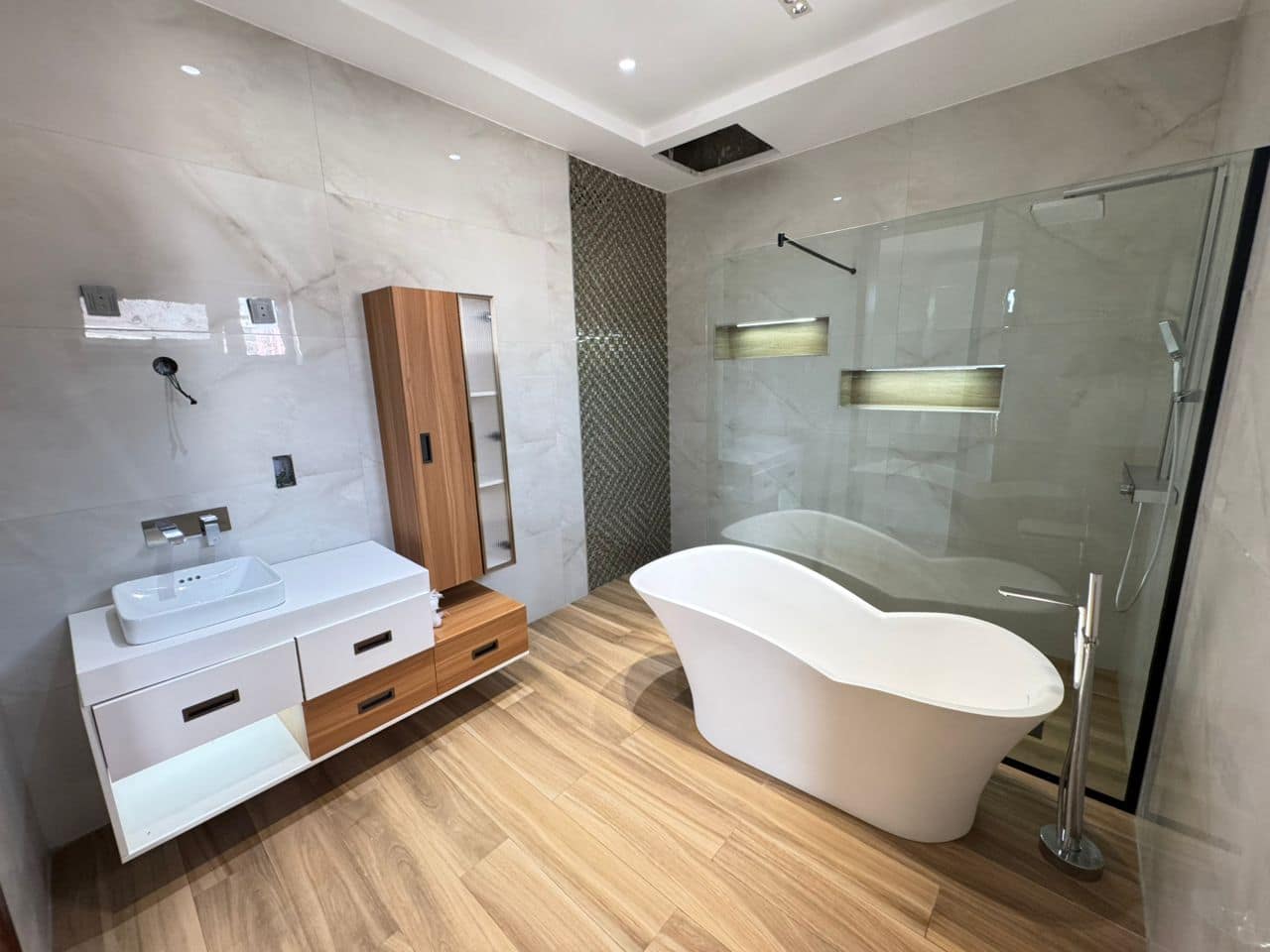 WhatsApp Image 2025-10-09 at 5.12.07 PM (2)