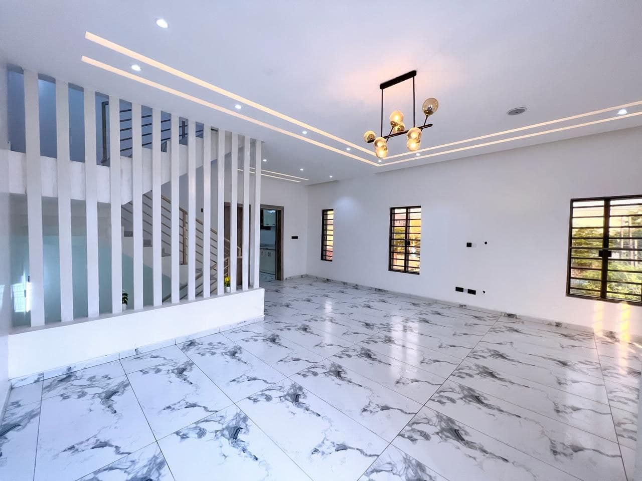 photo_5780802324749029114_y