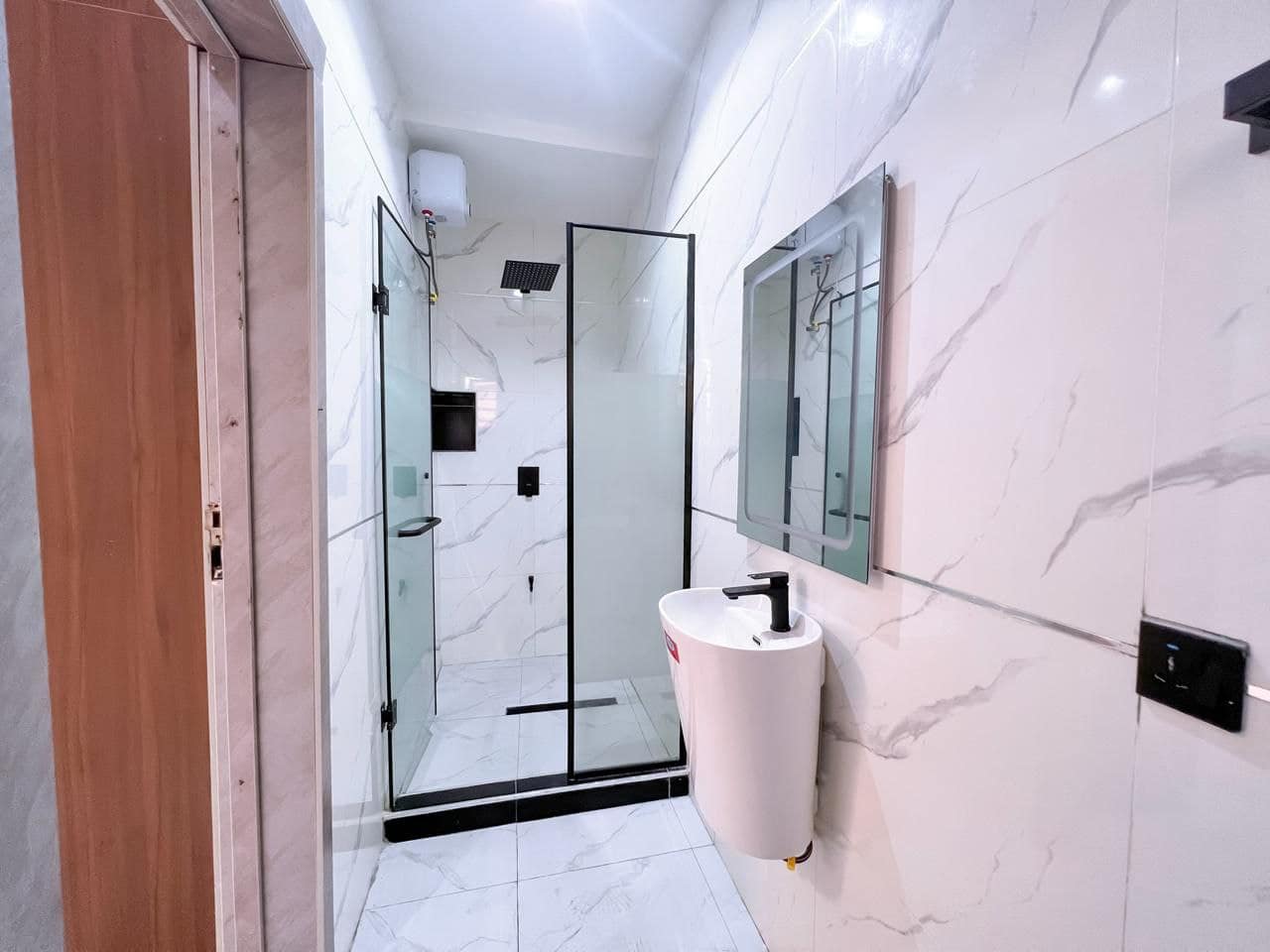 photo_5780802324749029141_y