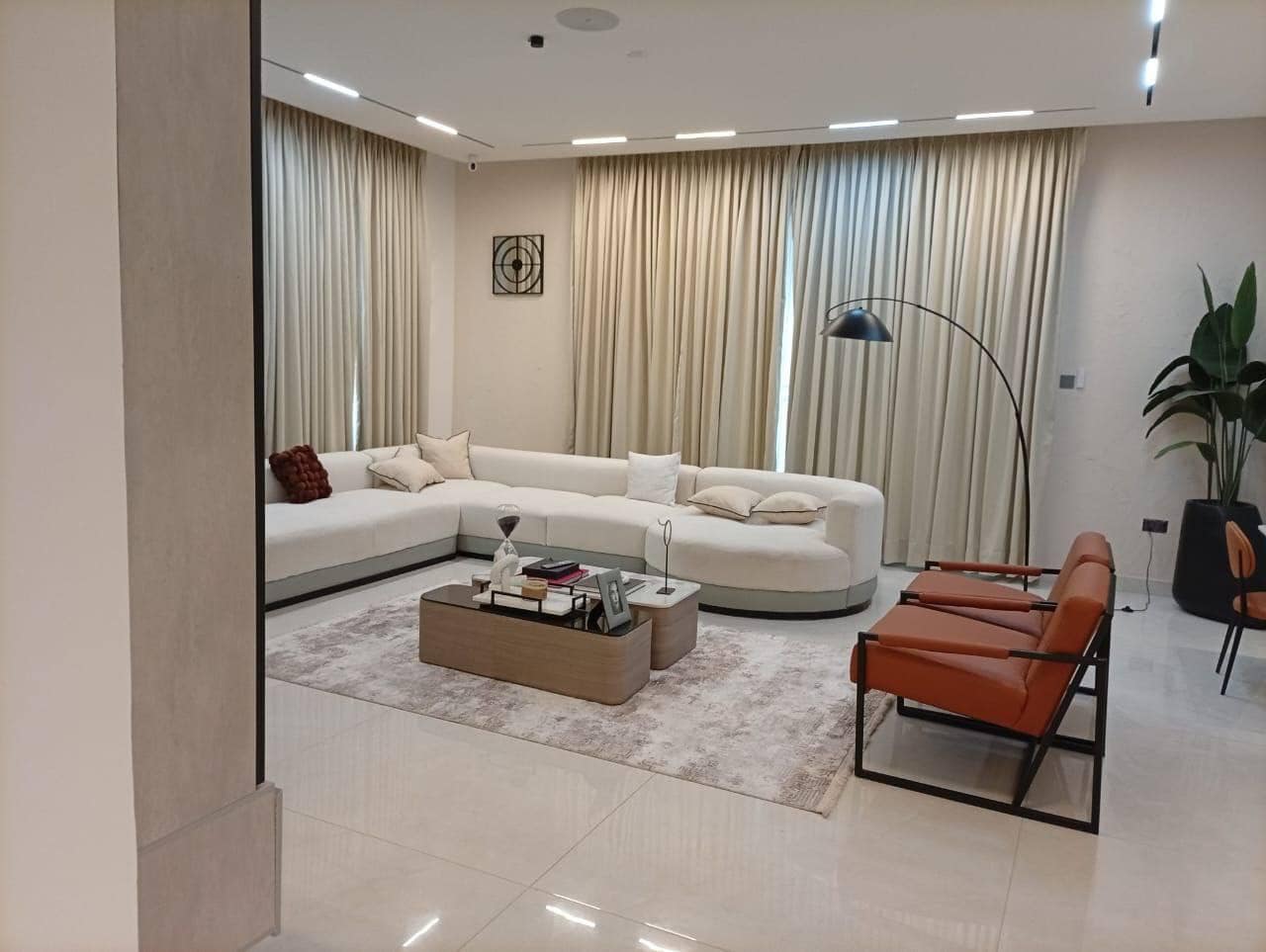 photo_6017223403758536817_y