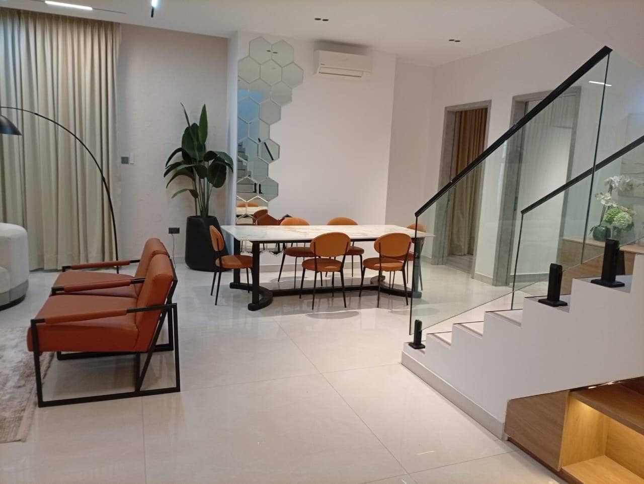 photo_6017223403758536818_y