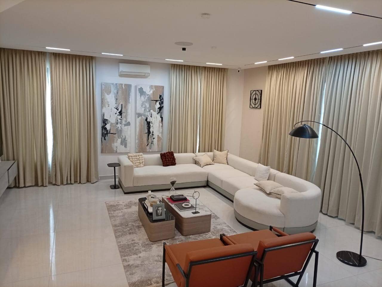 photo_6017223403758536820_y