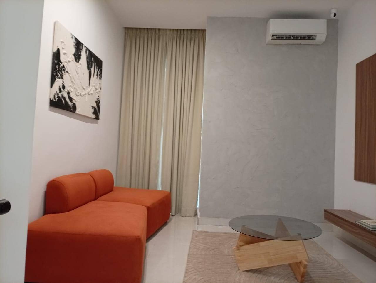 photo_6017223403758536824_y