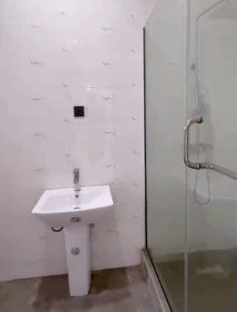 photo_5832315136000068692_x