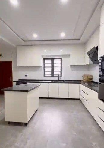 photo_5832315136000068694_x