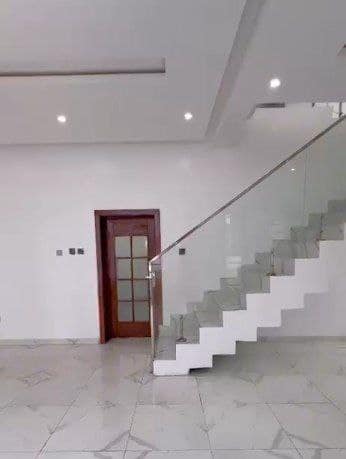 photo_5832315136000068699_x