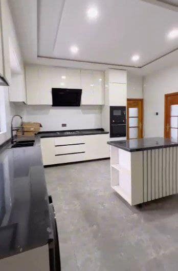 photo_5832315136000068697_x