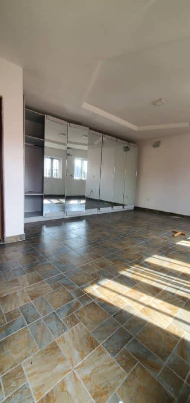 photo_6003497813565705144_x