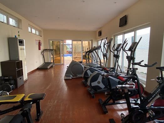 photo_6048465687363128432_x