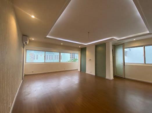 photo_6048465687363128440_x