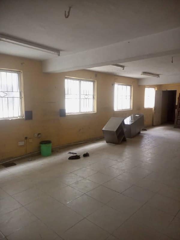 photo_5764729088248580895_x