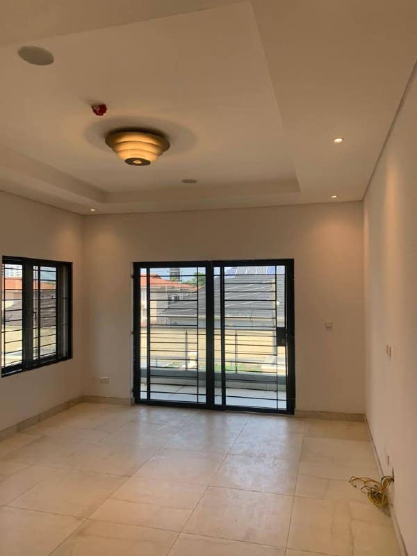 photo_5916005563059866466_x