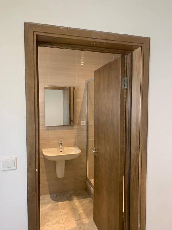 photo_5916005563059866467_x