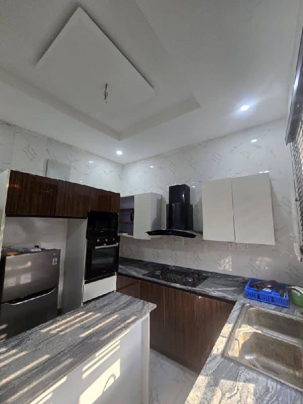 photo_6003497813565705020_x