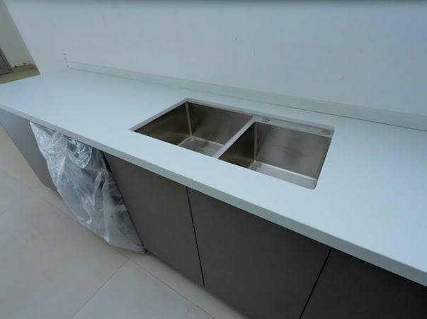 photo_5875416146427710755_x