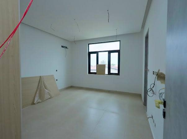 photo_5875416146427710762_x