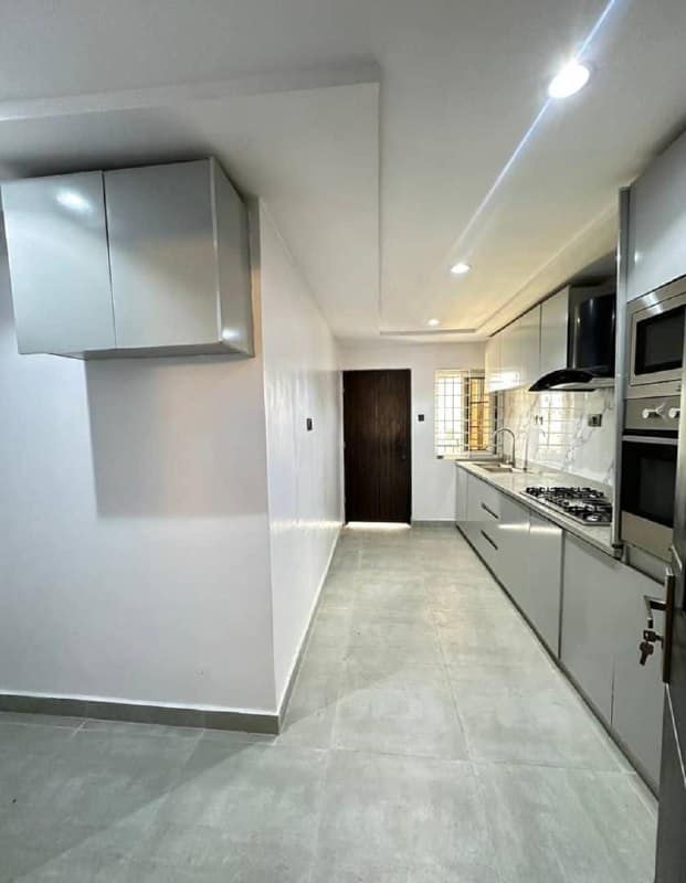 photo_5897657303857564463_x