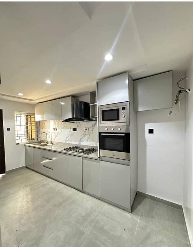 photo_5897657303857564457_x