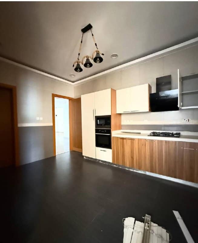 photo_5816537547868408891_x