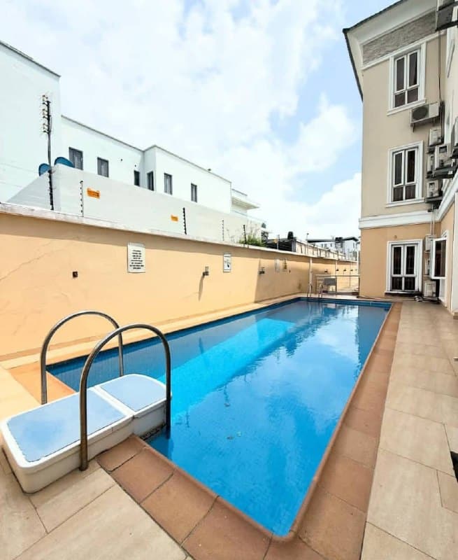 photo_5816537547868408898_x