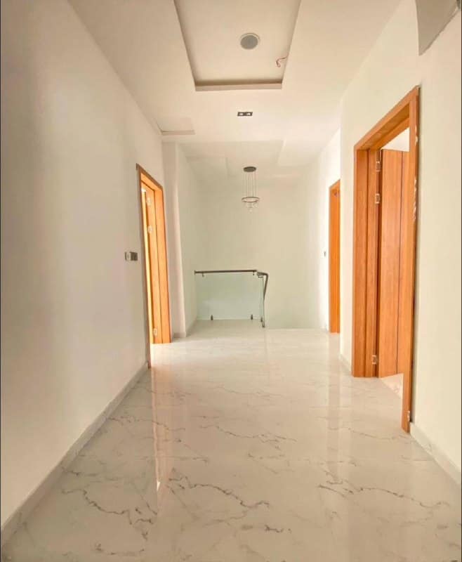 photo_6042030520683662477_x