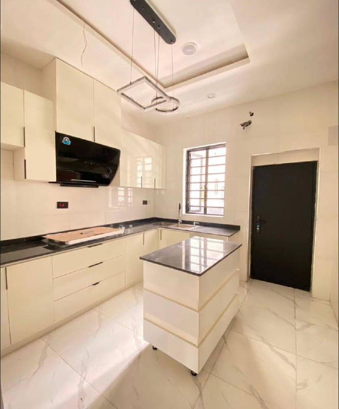 photo_6042030520683662479_x