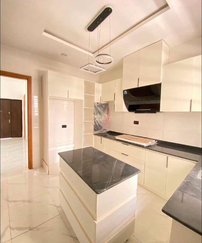 photo_6042030520683662475_x