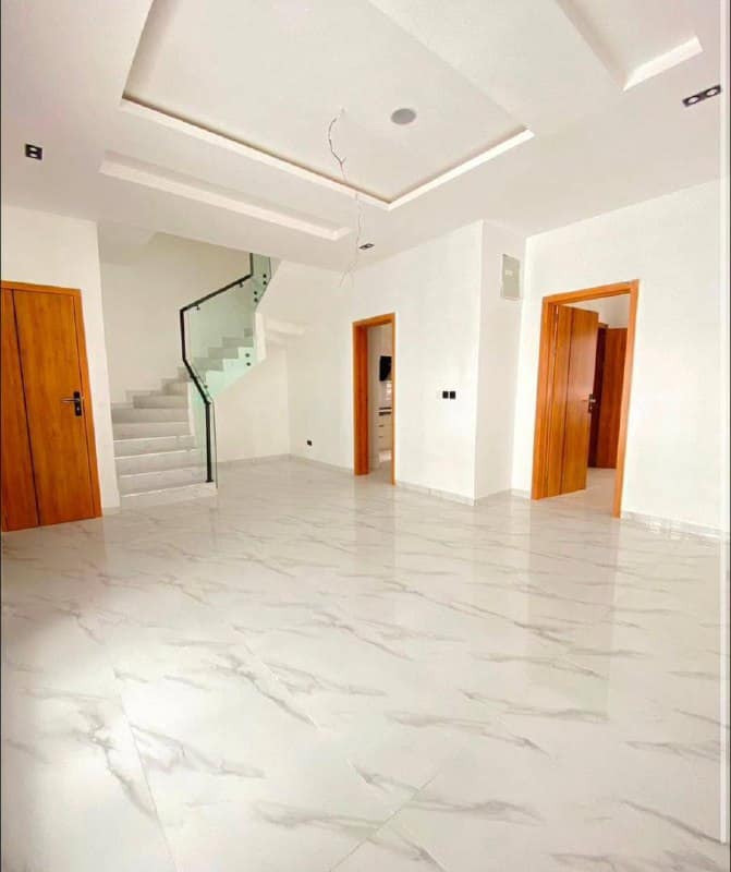 photo_6042030520683662476_x