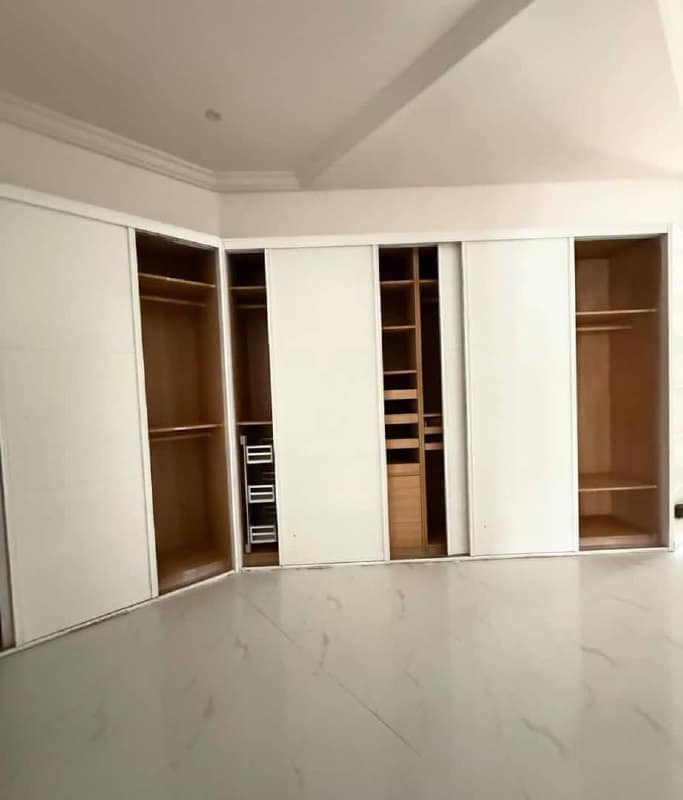 photo_5816537547868408893_x