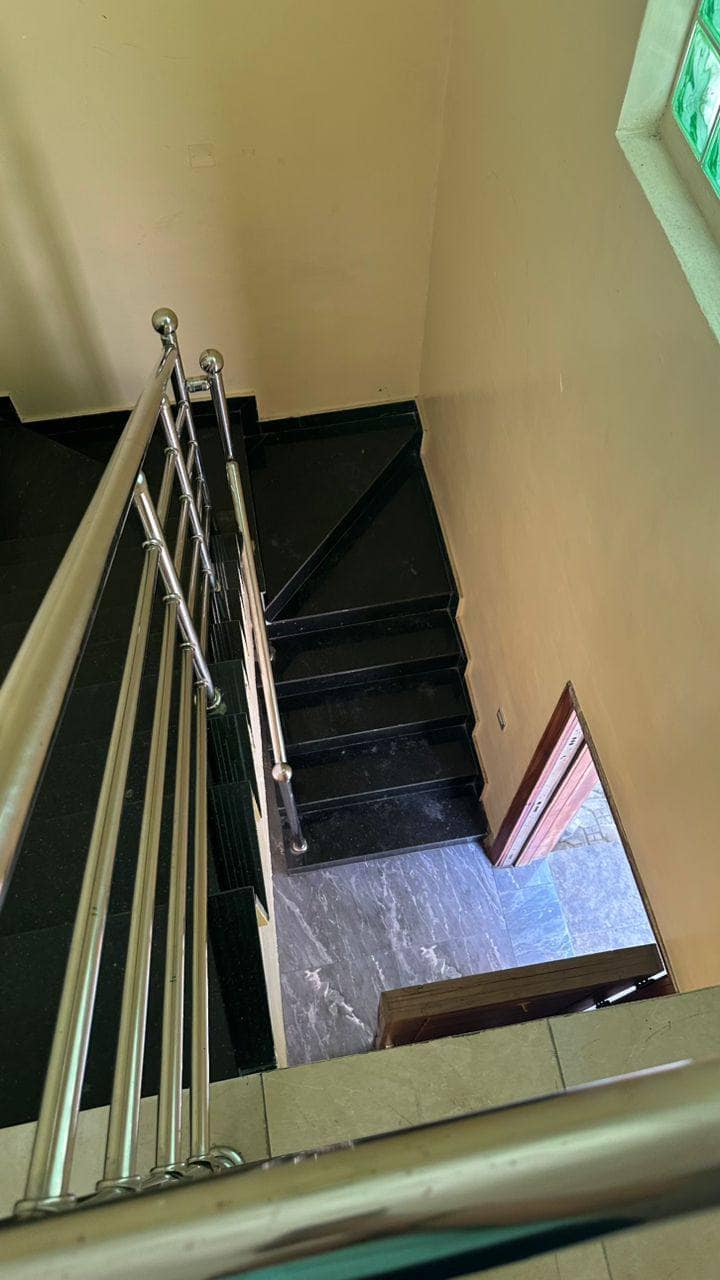 photo_5834896273906011286_y