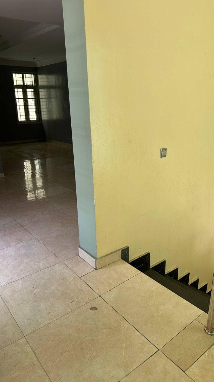 photo_5834896273906011287_y