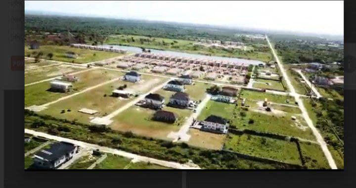 photo_5787492015485422968_x