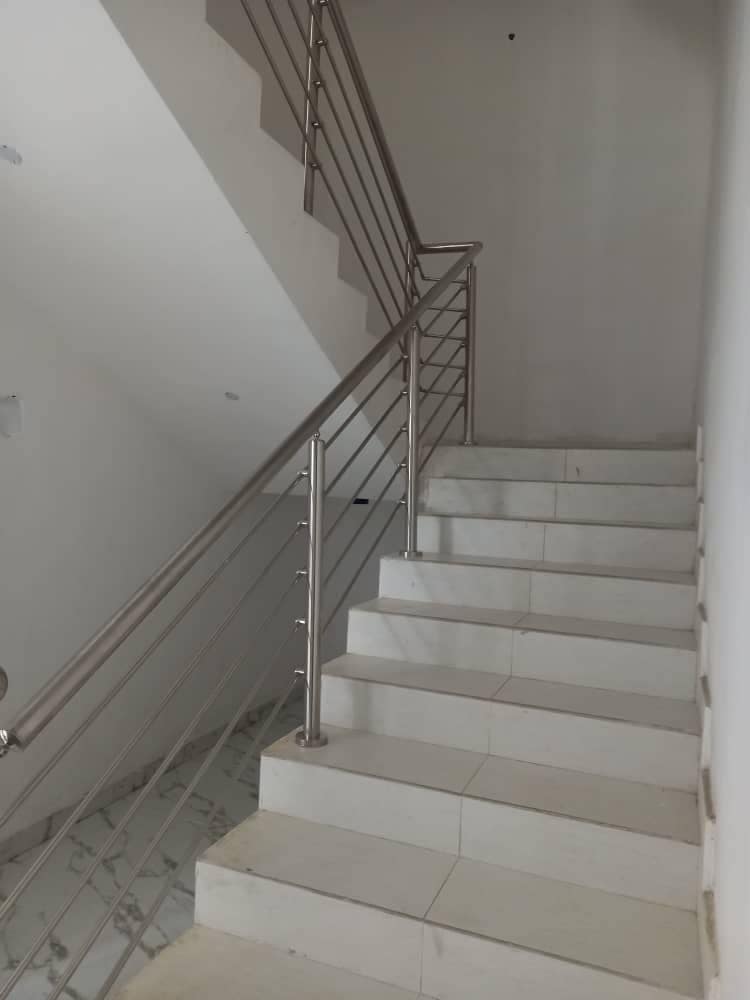 photo_5769246470426004665_y