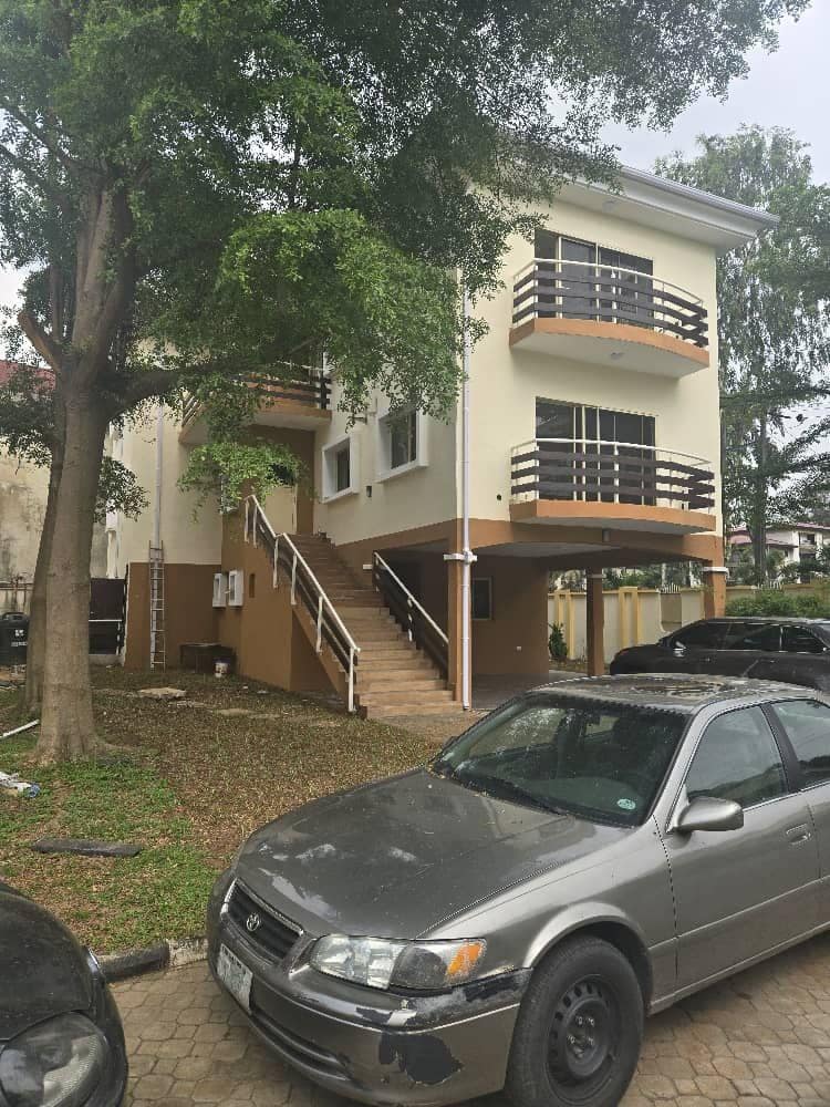 photo_6037274346914515844_y