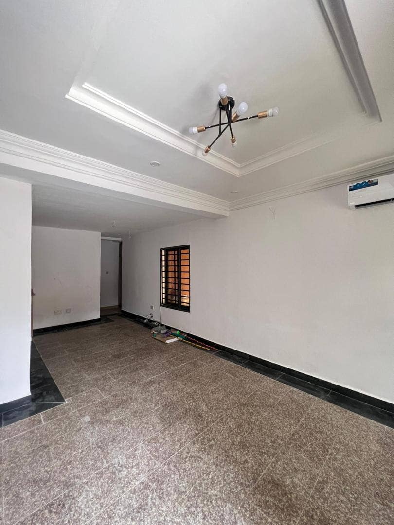 photo_6001493159051381483_y