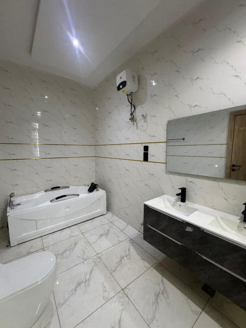 photo_6037247941455580269_y