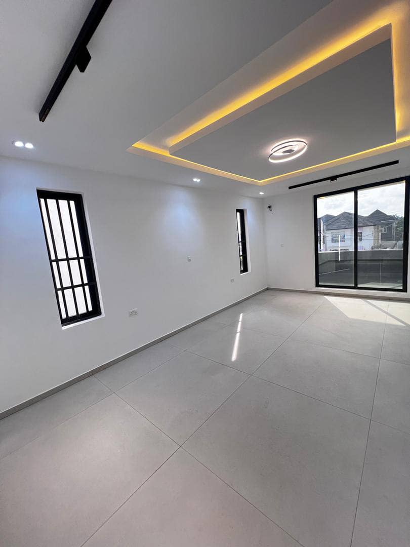 photo_5897657303857564431_y