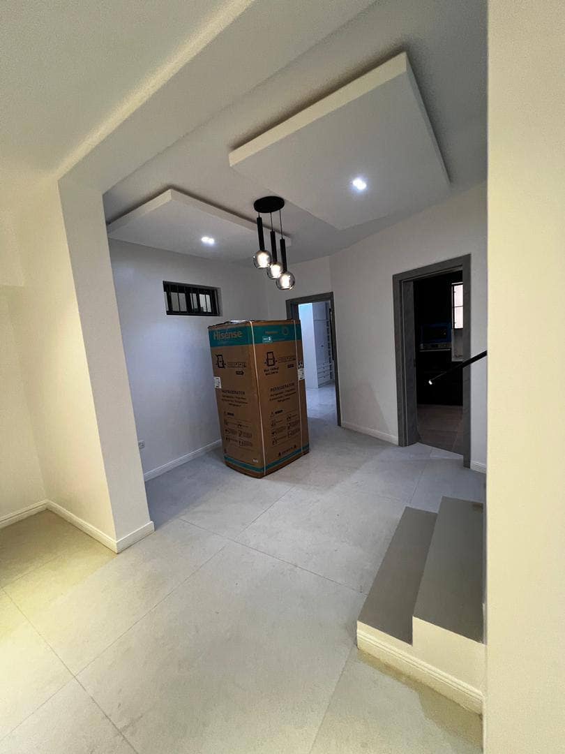 photo_5897657303857564433_y